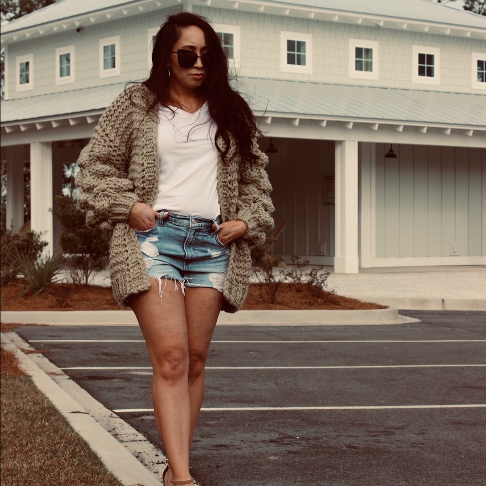 Pom Pom Cardi